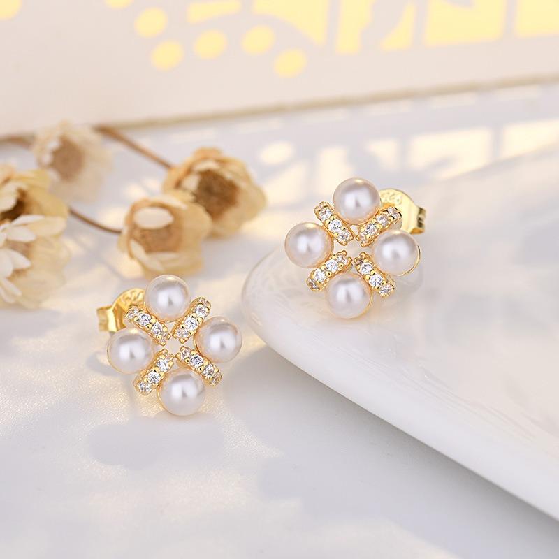 Elegant Fashion Floral Pearl 925 Silver Needle Stud Earrings For Women