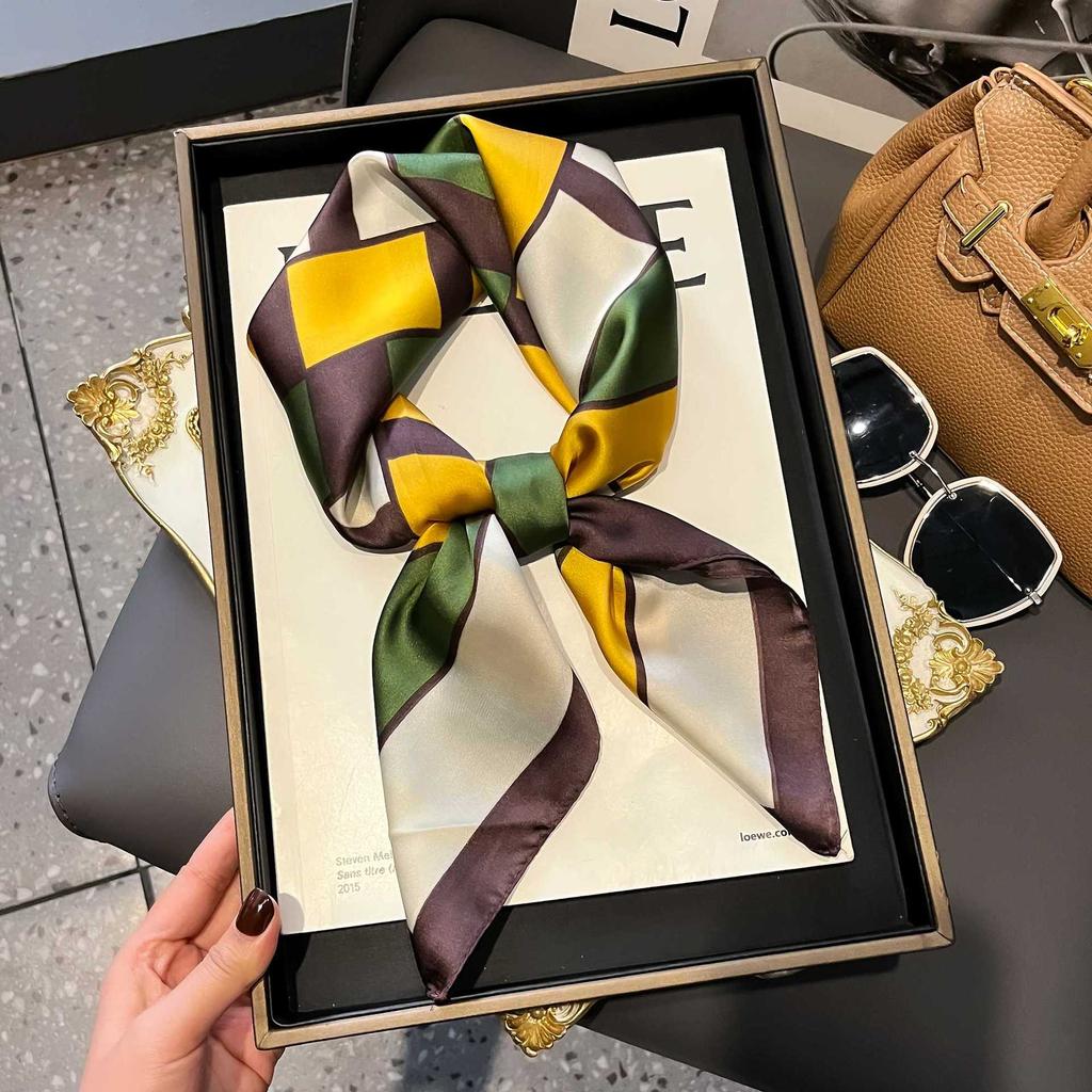 Silk scarf women's neck new scarf with coat 70 small square scarf scarf mother high-end scarf