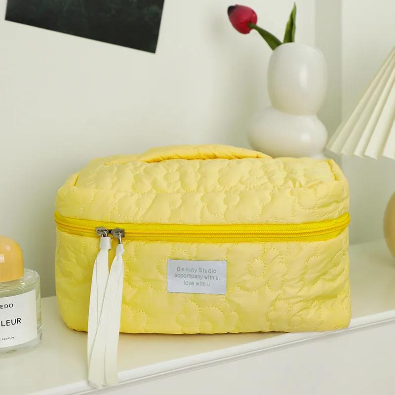 

New Flower Pattern Women Makeup Bag Toiletries Cosmetic Zipper Organizer Bag Travel Wash Pouch Cosmetic Bag Female Dropshipping жёлтый