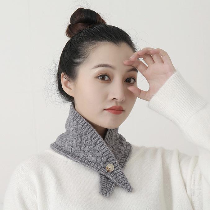 

Жіночий в язаний вовняний снуд у корейському стилі - Теплий шарф-манишка на ґудзиках