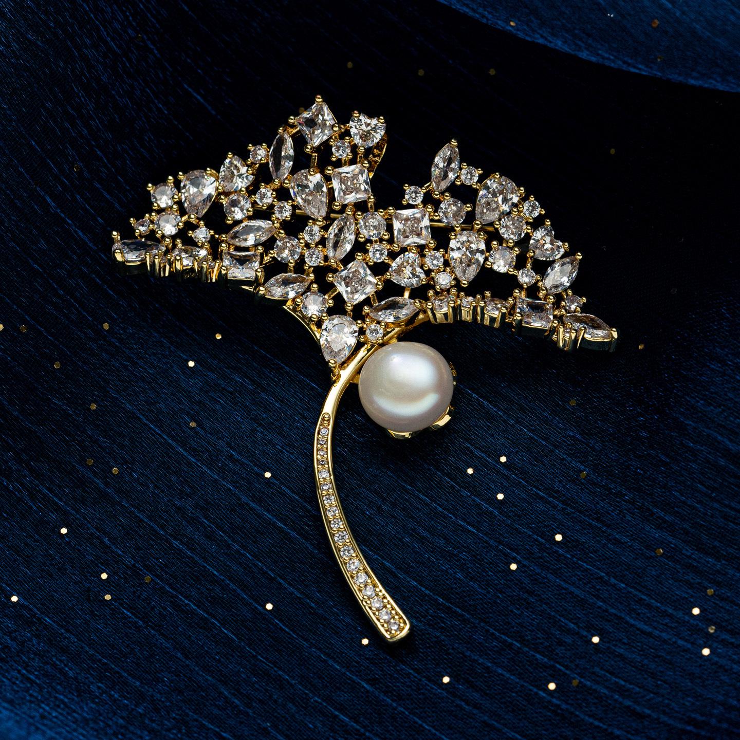 Bo Xin Yun Elegant Pearl Ginkgo Leaf Brooch - High-End Fashion Coat Pin