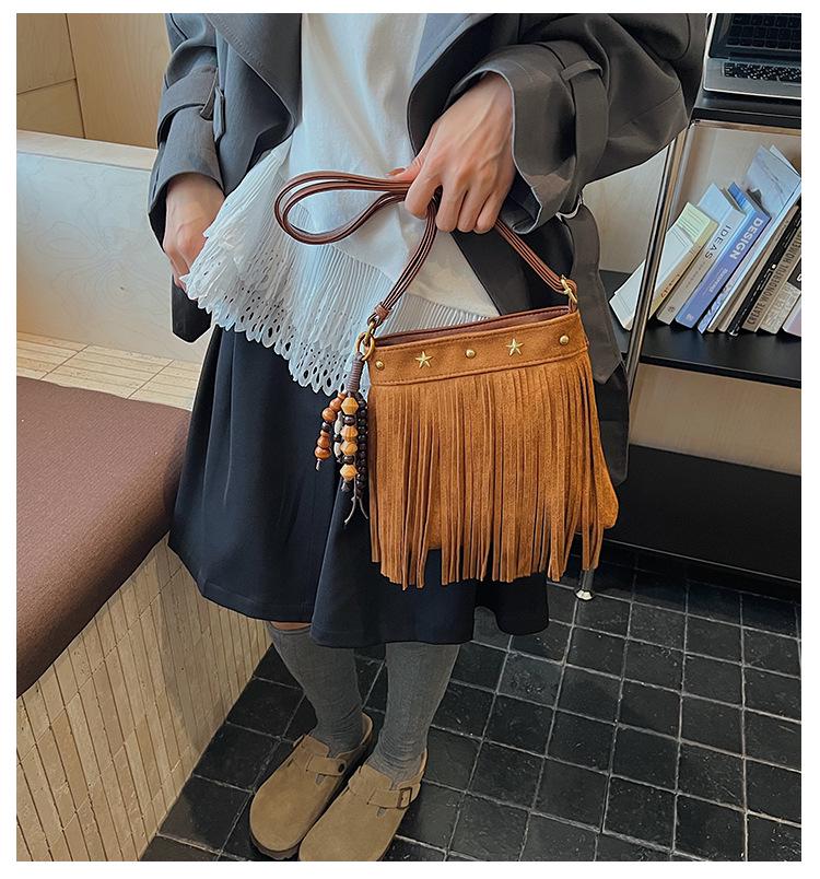 Autumn/Winter Retro Suede Tassel Ethnic Crossbody Bag