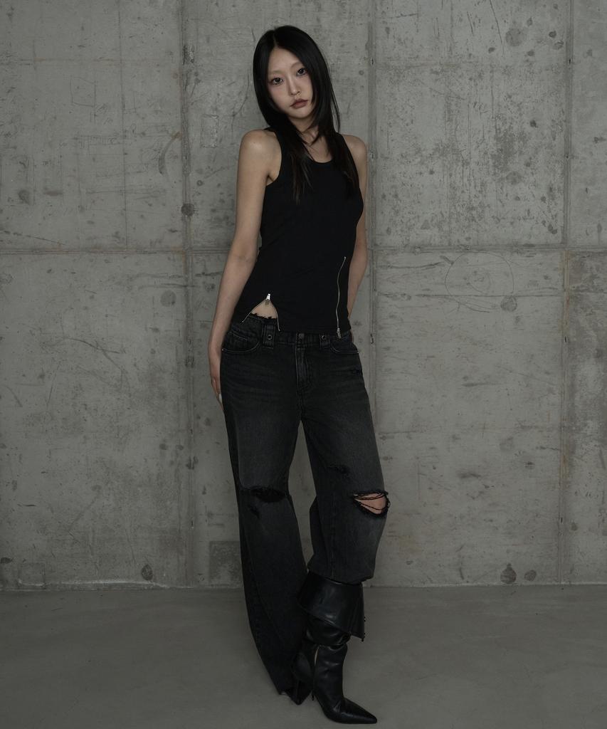 ETRE AU SOMMET Unbal Panel Open Zipper Point Sleeve (Black)