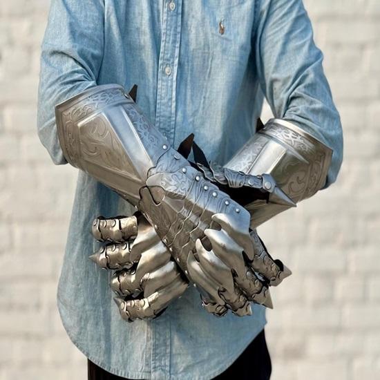 Etched Steel Nazgul Gauntlets Gothic Medieval Costume Gloves