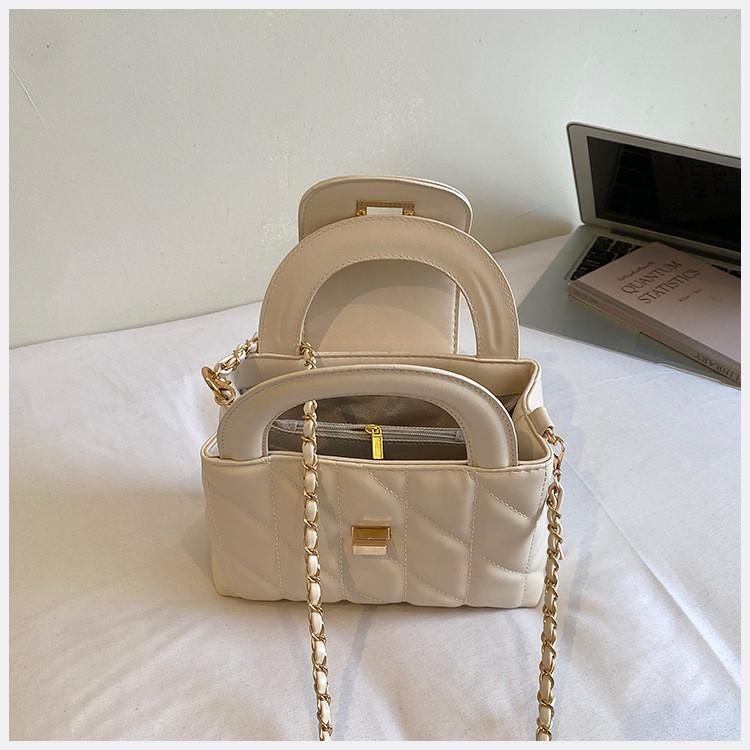 IELGY Diamond Chain Messenger Bag Summer Fashion Commuter Shoulder Handbag
