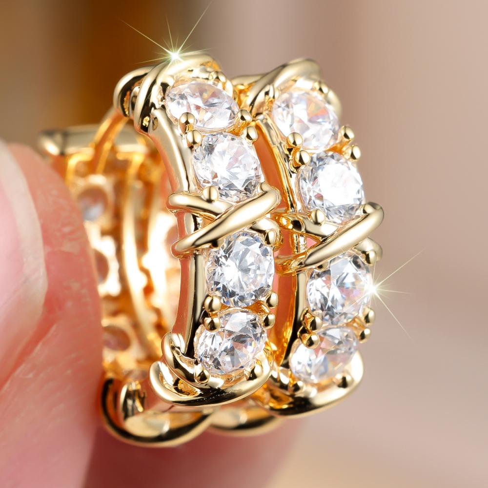 Stylish Gold Color Round Zircon Prong Set Twist Detail Huggie Hoop Earrings for Women Daily Fashion Jewelry