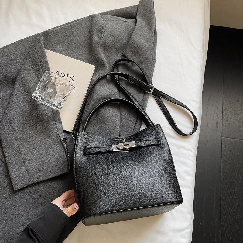 

Женская ретро-сумка высокого класса: Универсальная осенне-зимняя мода кроссбоди большой вместимости с дизайном ведра «мать-дитя» 20*14*19