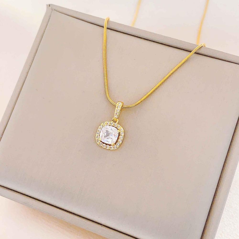 Necklace Women Do Not Fade Summer Small Cute Temperament Titanium Steel Necklace Versatile High-end Jewelry Simple Collarbone Chain