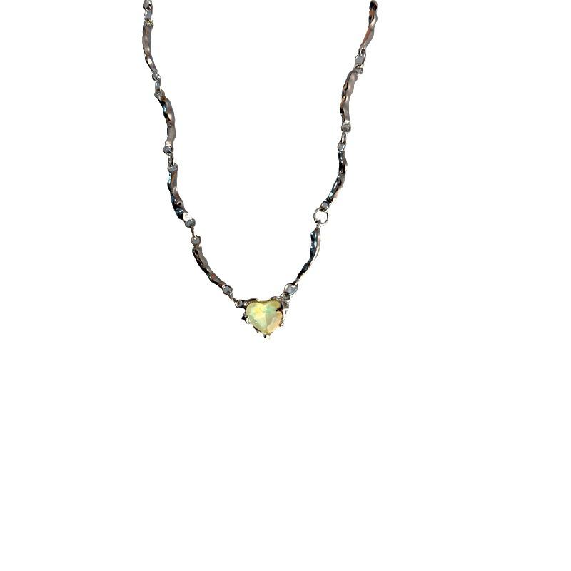 Colorful Crystal Heart Clavicle Necklace - Sweet & Cool Style for Women