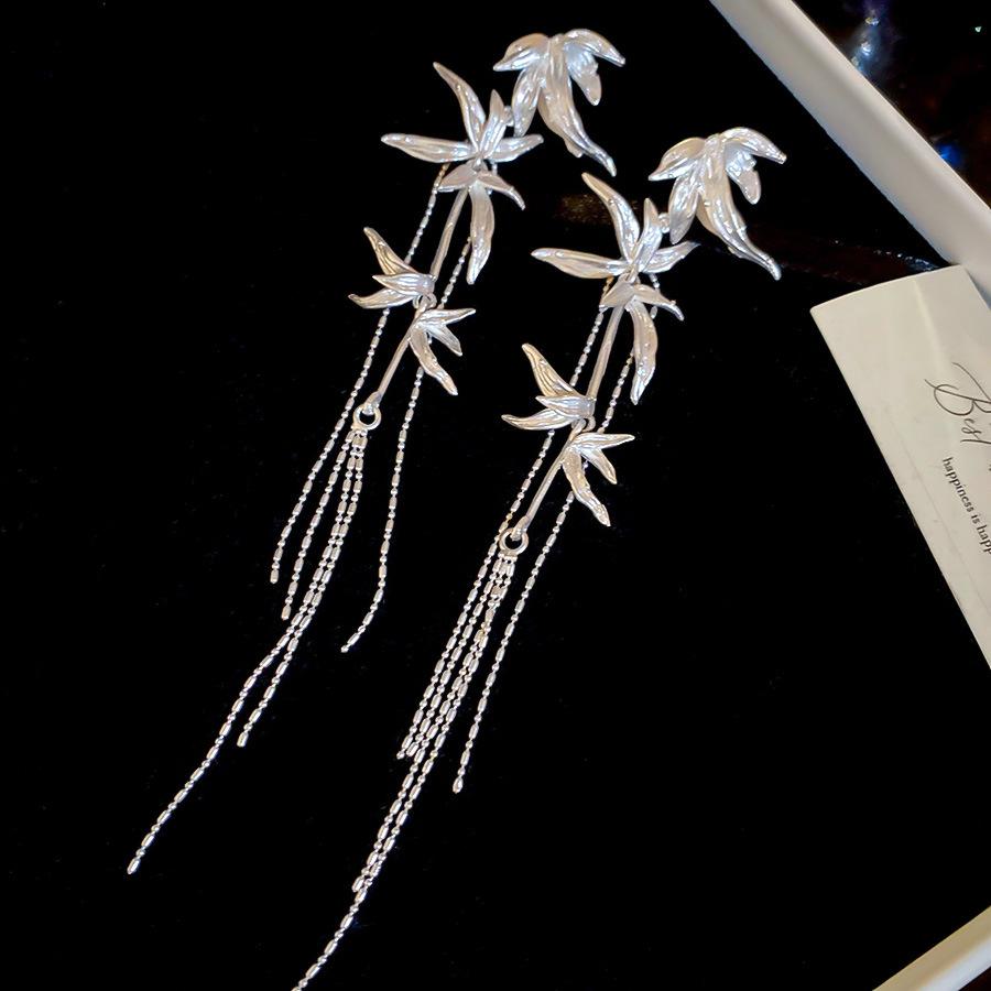 Silver Needle Bamboo Leaf Fringed Metal Earrings New Chinese Temperament Stud Earrings Earrings Earrings Design Sense Niche