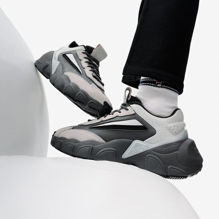 Fila Zapatillas de Moda Tela Cuero Sintético Doble Capa Ante de Piel de Vacuno Suela Gruesa Amortiguación Modernas Caña Baja Zapatos Casuales F12W241117FVF