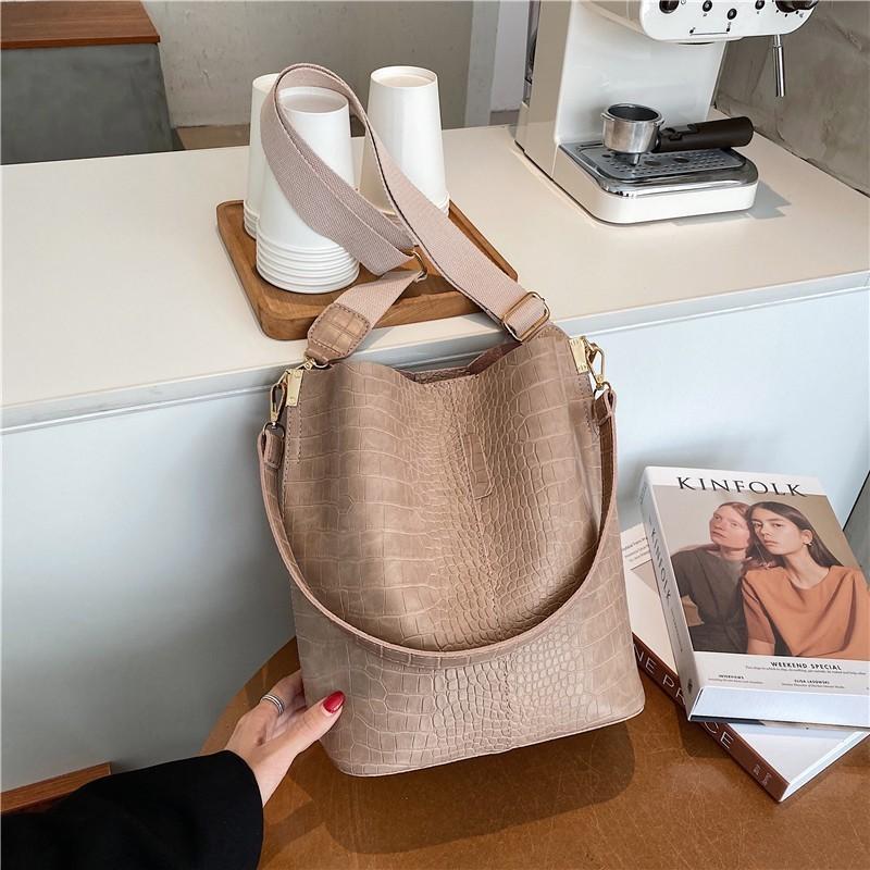 2023 New Stylish Cross-border Fashion Shoulder Bag Street Trend Pu Material Bucket Shape