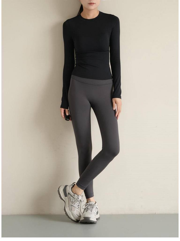 Women's Slim Fit Long Sleeve Sports Top for Running & Yoga - Spring/Autumn Style