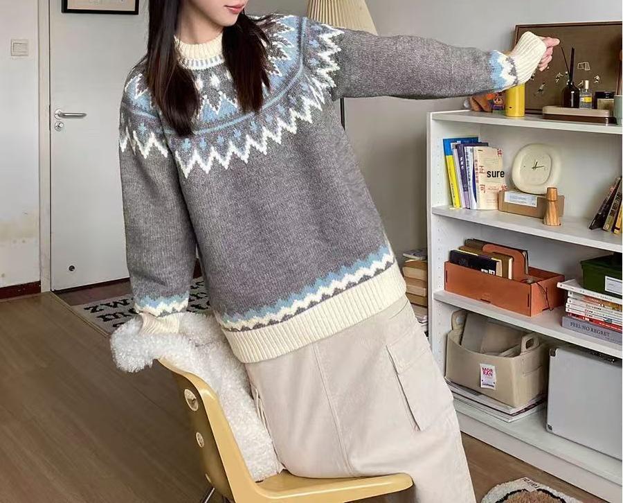 

European & American Women s Color Block Round Neck Loose Pullover Sweater One Size