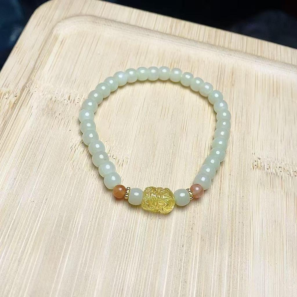 Hetian Jade Pixiu Bead Bracelet: Elegant, Versatile, High-End Fashion for Men and Women.