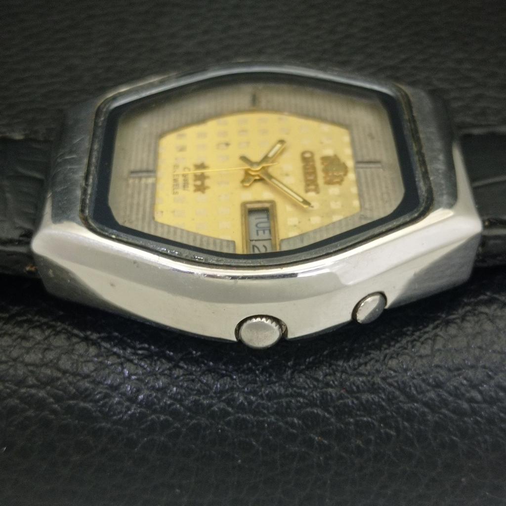 AUTOMATIC VINTAGE ORIENT JAPAN 46941 MENS ORIGINAL DIAL WATCH a700165-5 R201-a700165