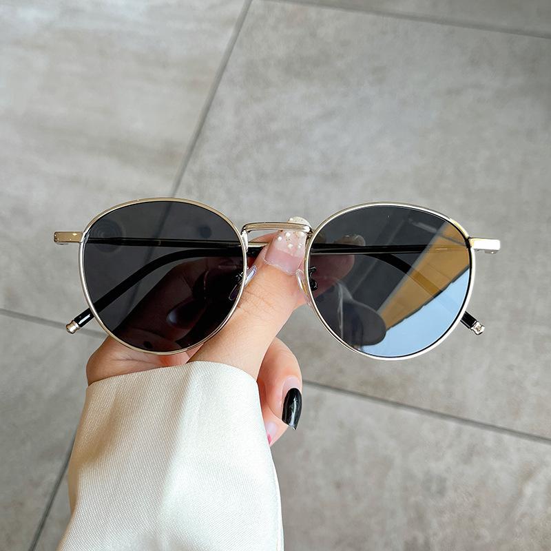 

New Sunshade Small Frame Retro Trendy Sunglasses Fashion Metal Round Men Driving Eyeglasses Women S Eyewear Uv400 1PC