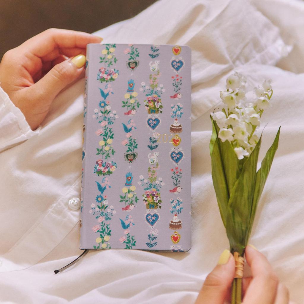 Hobonichi Techo 2025 Wochen Englischsprachige Version Yumi-Hintergrundbild Beginn im Januar Wochennotizbuch Wöchentlich Links Slim Hochformat Kitagishi/Nice