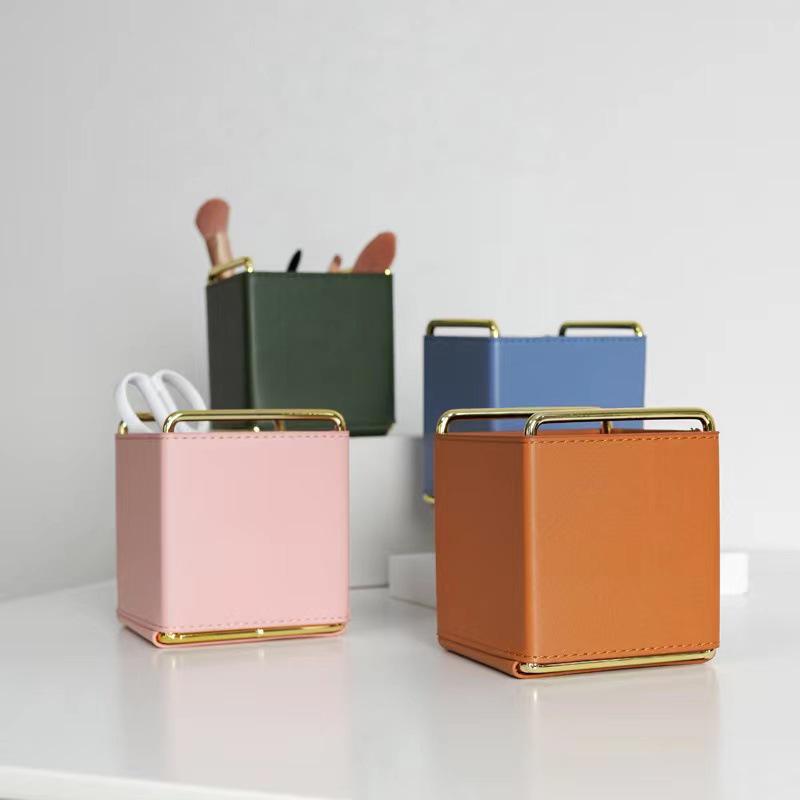 Porte-cosmétiques et télécommandes en cuir nordique: Rangement de bureau simple pour ornements et stylos.