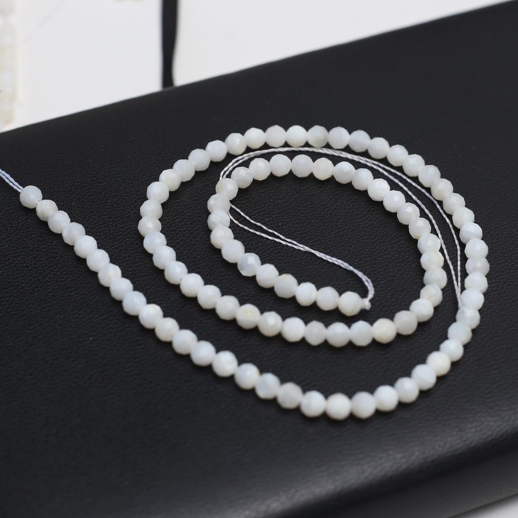 Přírodní sladkovodní mušlové korálky Bílé fasetované korálky 2-4mm Pro výrobu šperků DIY Náhrdelník Náramek Náušnice Doplněk Délka 38cm