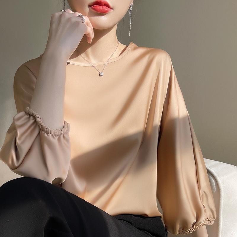 Sommer Damen Seiden T-Shirt Rundhals Pullover Kurzes Satin T-Shirt Lockere dünne Temperamentbluse