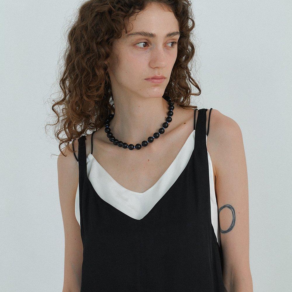 Semi Bold Onyx Necklace