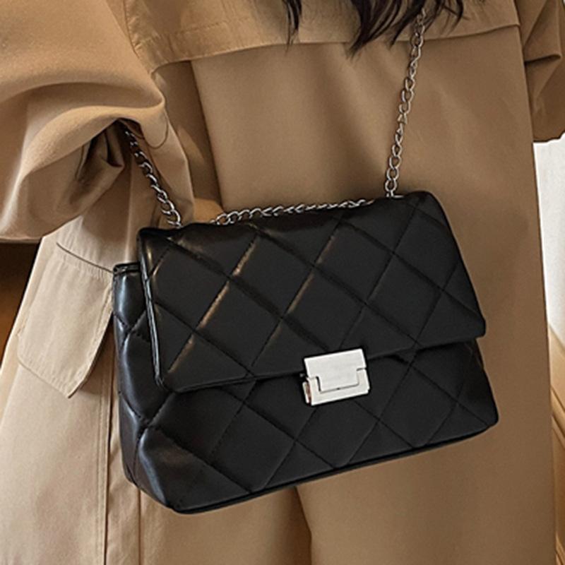 Schlichtes und modisches Temperament, kleine Damentaschen für Pendlerinnen, Damenschlösser, personalisierte neue kleine quadratische Tasche für den Herbst, Trend