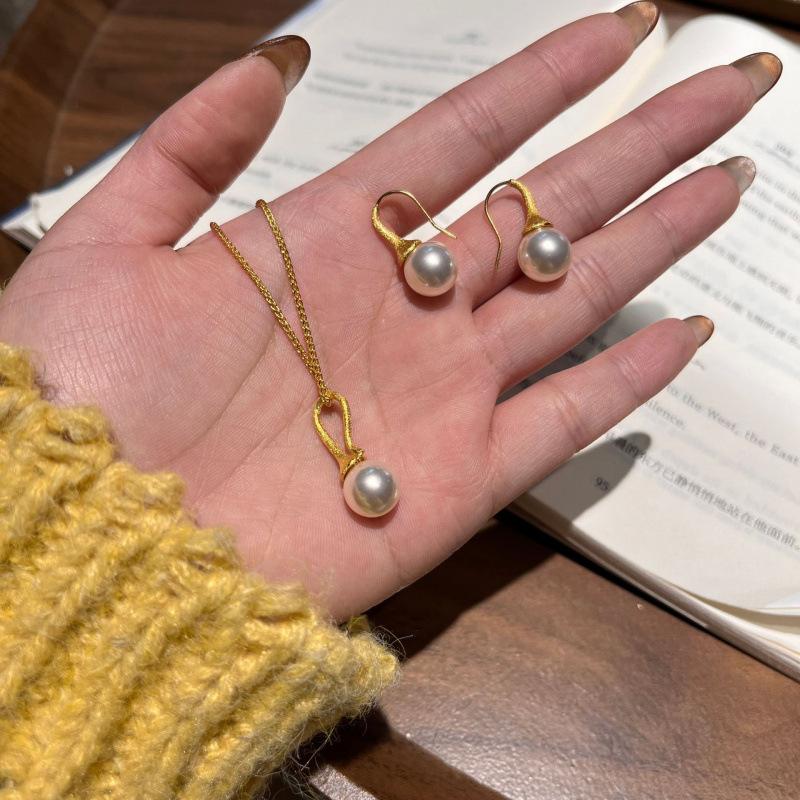 French Hand-Brushed Pearl Necklace Women'S Sweater Chain Accessories Temperament High-End Pearl Earrings Earhook Earrings