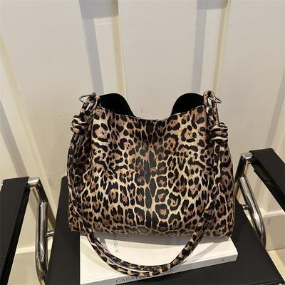 Schultertasche Retro-Mode schlichte Textur große Kapazität Leopardenmuster trendig cool Babes lässige Pendler-Tragetasche Eimertasche Damen