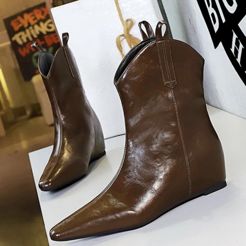 Bigtree Elegant Women'S Boots  New Style Square Toe Flat Bottom Inner Height Boots Hand Scratch Pattern Casual Ankle Boots