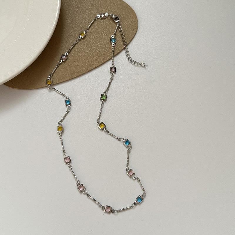 Rainbow Gem Retro Necklace: Colorful Zircon Korean Clavicle Chain, Simple & Niche Design