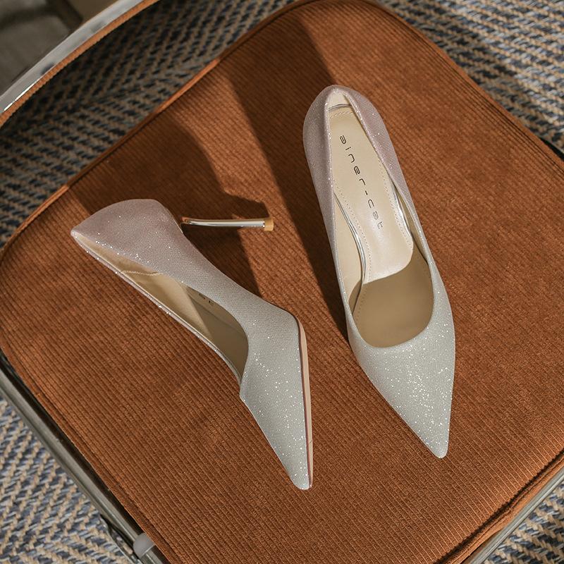 

8818 Французские маленькие высокие каблуки женские 2025 новые туфли для свадьбы с темпераментом и градиентным переходом, сексуальные туфли-лодочки с острым носком и тонким каблуком 39