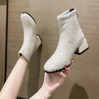 Mode Damen Kurzstiefel 2024 Herbst und Winter Neuer Stil Britischer Stil Dicker Absatz Spitze Zehen Hohe Absätze Bankett Party Freizeitschuhe