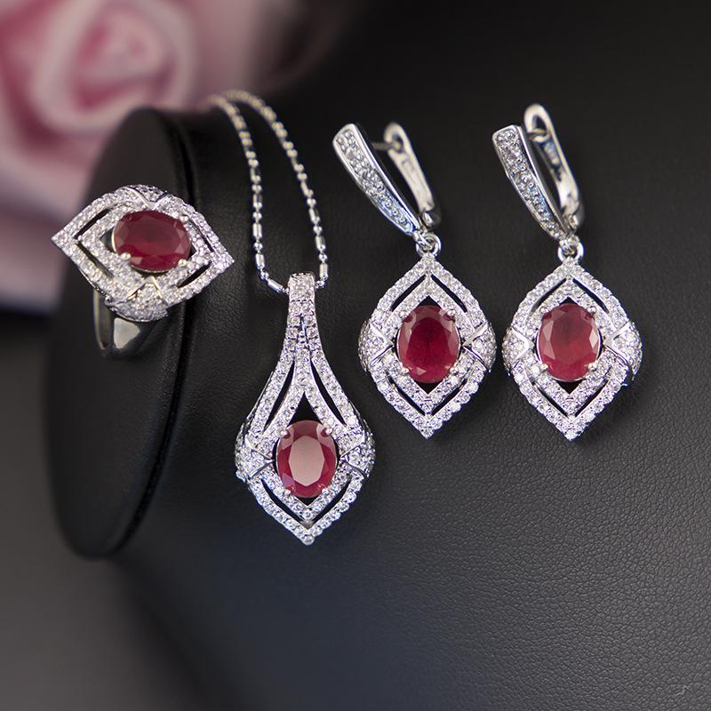 

Комплект из трех украшений с мороженым из циркона, комплект украшений с рубинами size 7 ring three-piece set