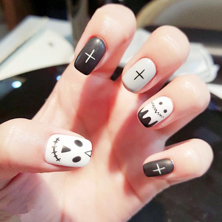 

24-Piece Matte Black & White Short Square Halloween Press-On Nails
