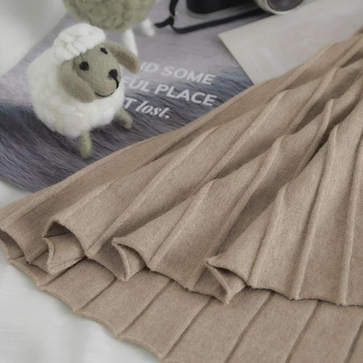 Autumn 2022 A-Line Knitted Midi Skirt: Lu Gong Style Flared Slimming Skirt with Pleats