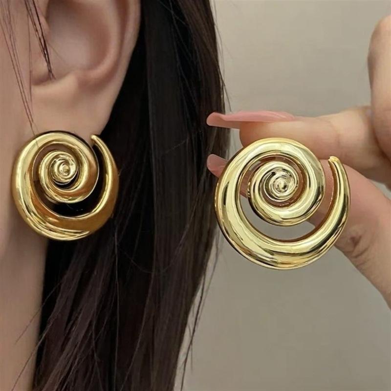Retro Simple Hollowed Out Vortex Ear Clips Without Ear Holes Exaggerated Punk Sweet Lady Earrings