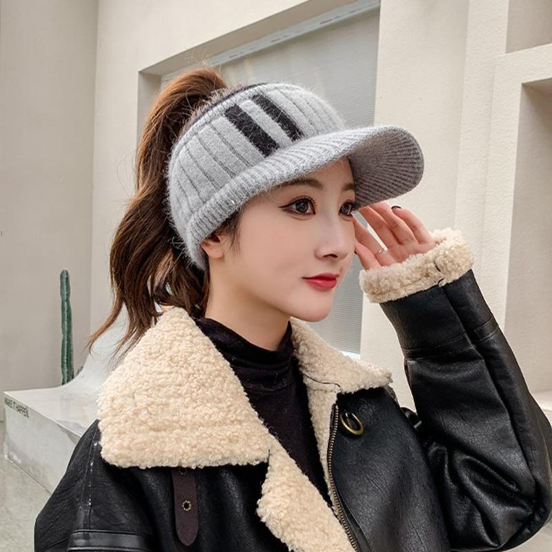 Winter New Fashion Versatile Topless Baseball Cap For Women With Ear Protection
