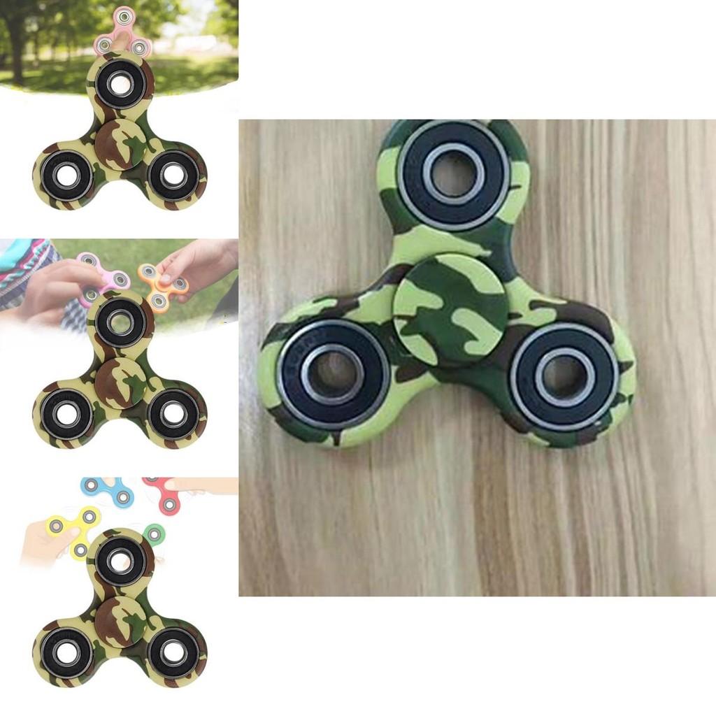 Colorful Plastic Fidget Spinner Kids Toy Yellow Cartoon Illustration
