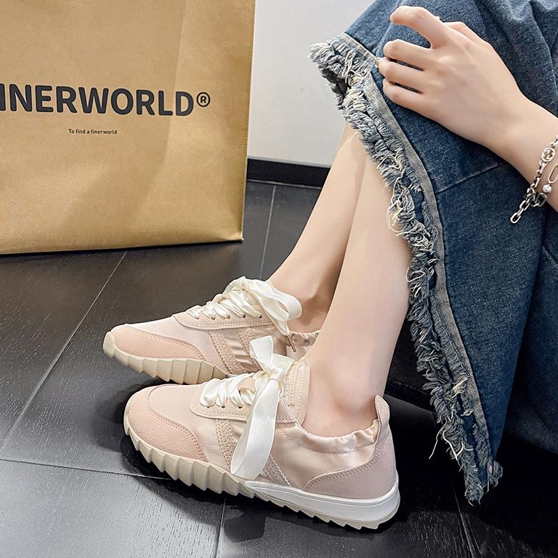Frühling Neue Satin Allround-Joggingschuhe für Damen Weiche Sohle Rutschfest Vintage Passende Farbe Schuhe