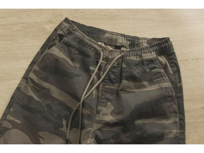 Shawn Yue Men's Loose Straight Camo Cotton Shorts - Elastic Waist, Casual Retro Design.