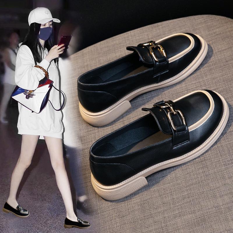 

Маленькая кожаная обувь. Новые весенние женские туфли на плоской подошве в британском стиле на толстом каблуке и пряжке. Лоферы без шнуровки. 40