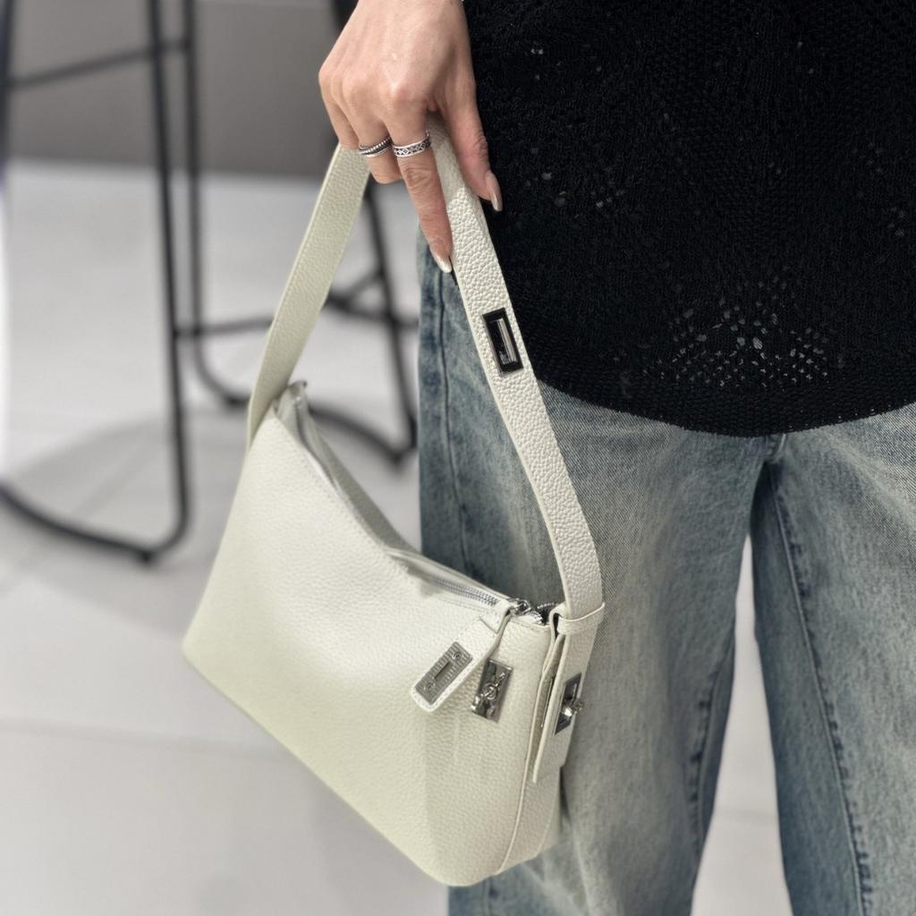 Leather 2025 New Spring and Summer High-end Niche Design Handbag High-end Crossbody Shoulder Crossbody Pillow Women's Bag