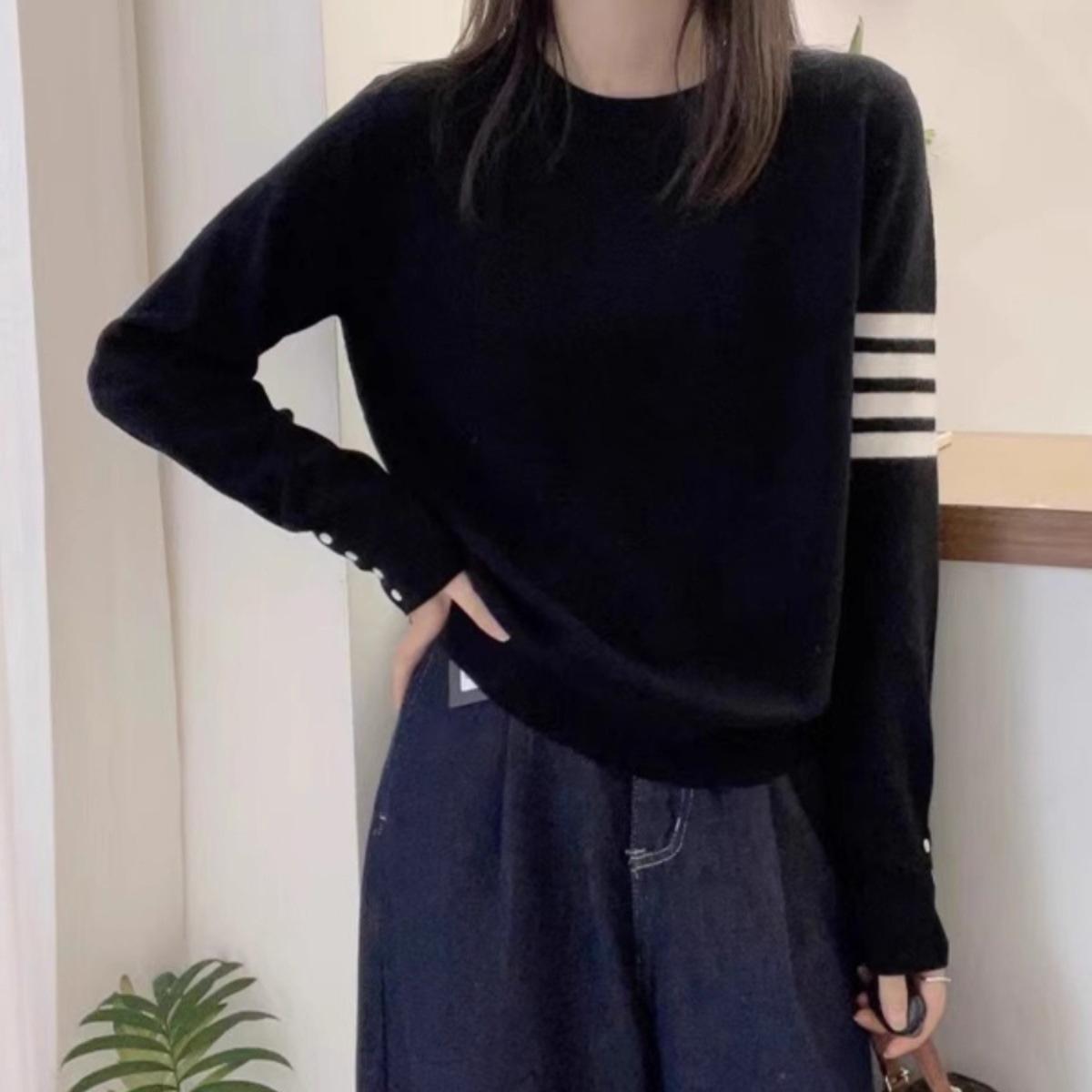 

Crew neck long-sleeved jumper autumn and winter new chic niche loose casual age-reducing knitted sweater one size fits all