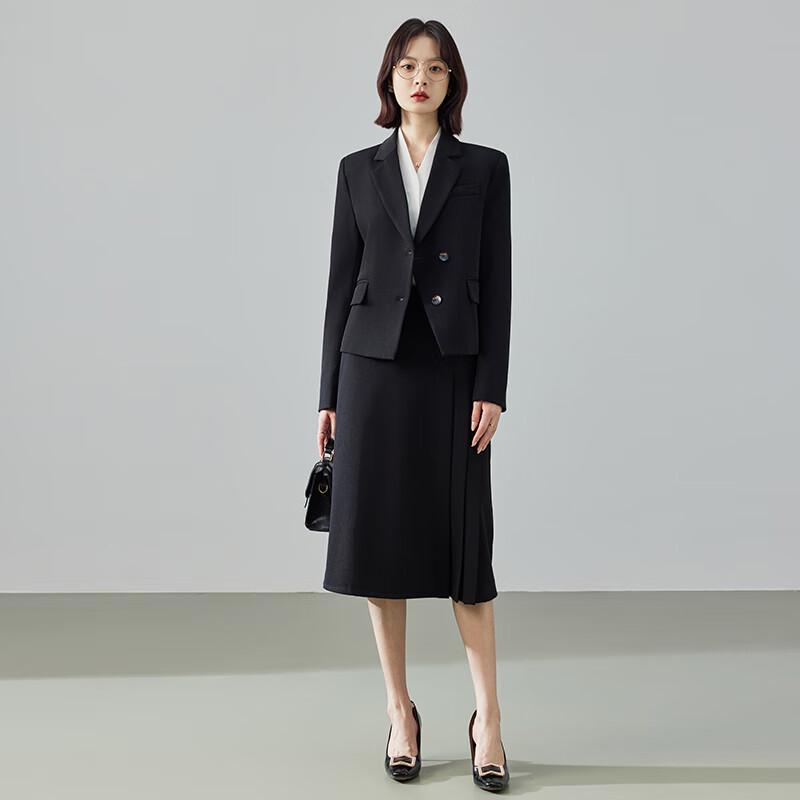 Women's Stylish Short Blazer Suit Set