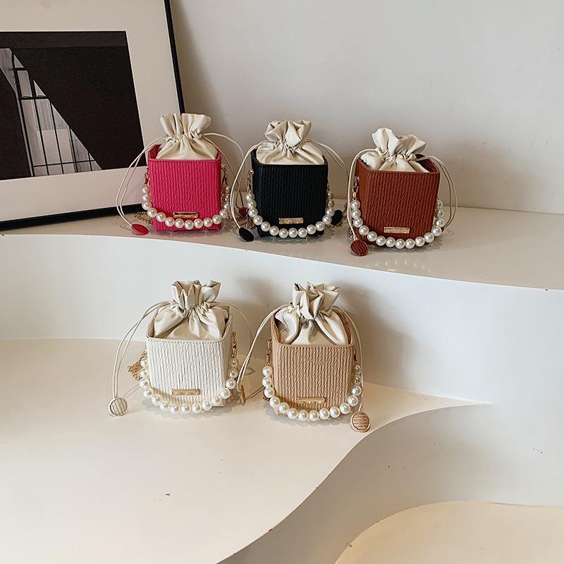 Casual simple messenger bag simple portable women's bag summer small bag new casual and beautiful bucket bag