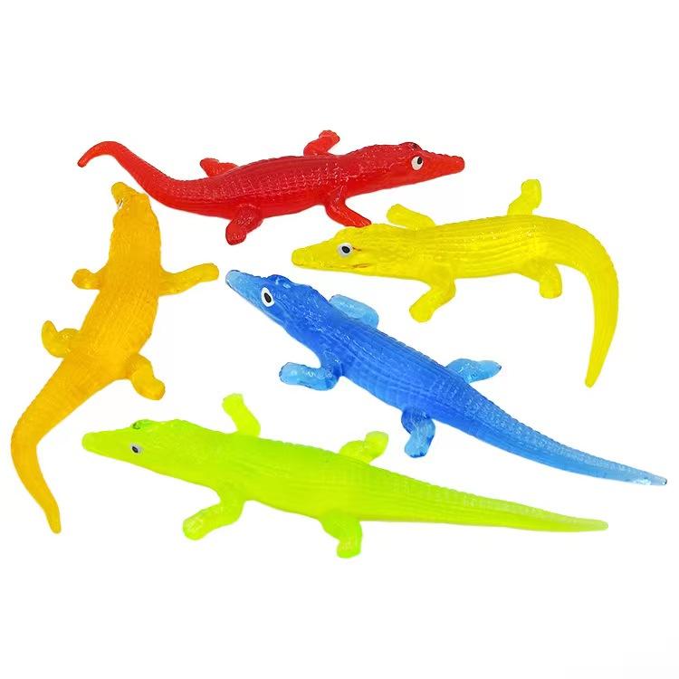 Gözlü Timsah Kertenkele Oyuncak Yapışkan Gerilebilir Hayvanlar Çocuk Oyuncakları Erkek Kız Tuhaf Şeyler Fars Komik Yenilik Hediyeleri Gadgetlar