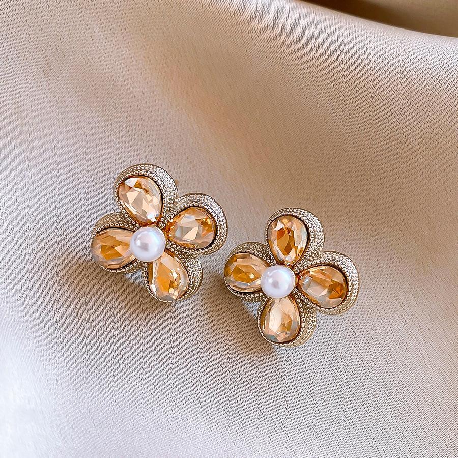 European and American diamond-encrusted flower pearl earrings light luxury stud earrings exquisite personalized earrings women