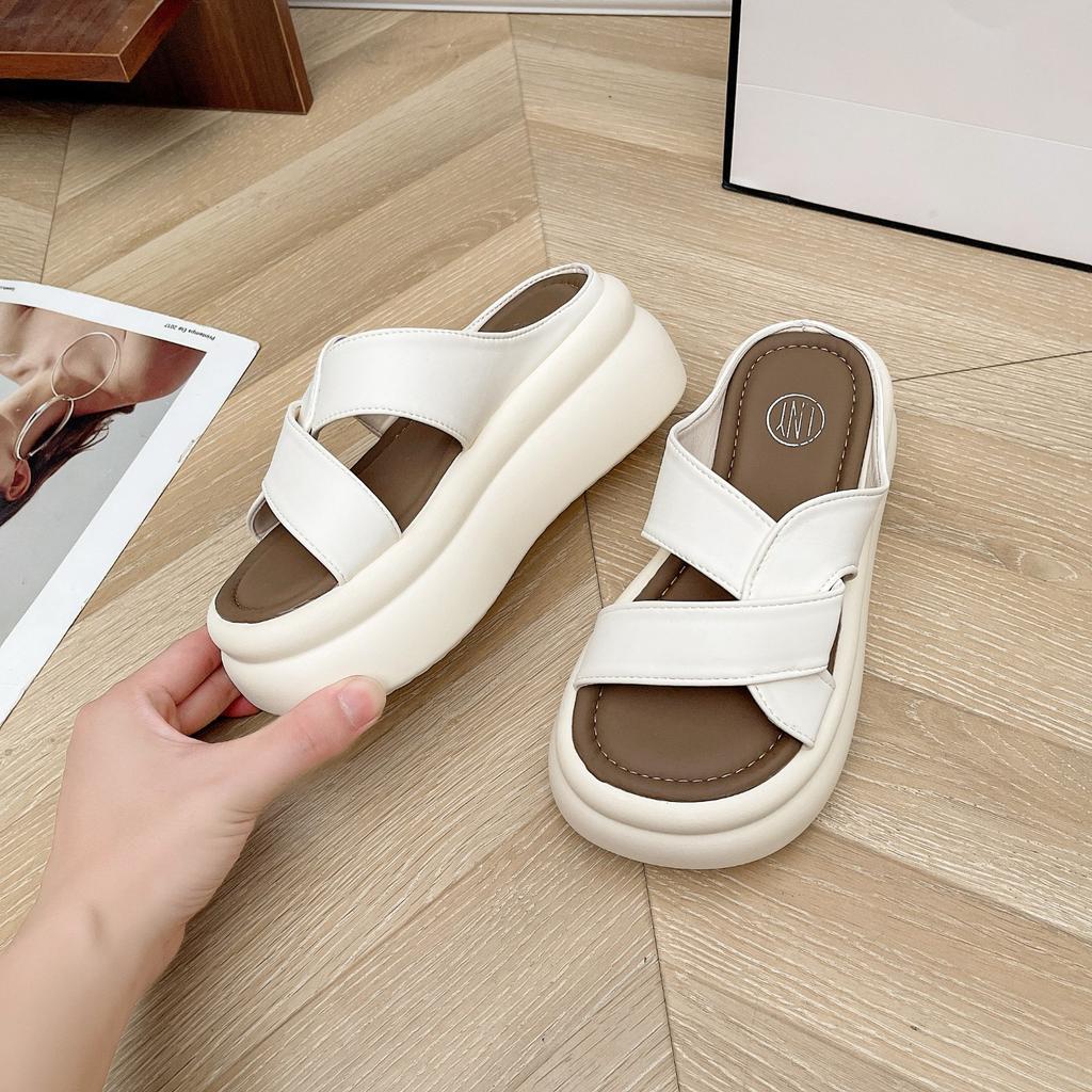 Maternity Sandals Women's Shoes Summer Wear Fashion Versatile Cool Slippers Summer 2025 New Thick-soled Stepping Shit Slippers