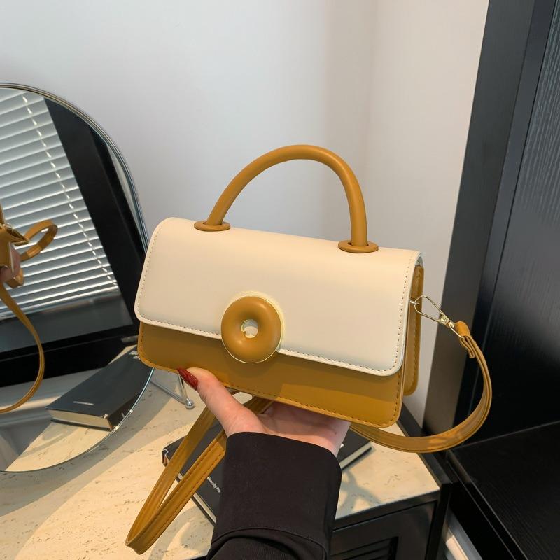 Spring and summer new casual small square bag niche design portable small bag female beautiful commuter shoulder bag